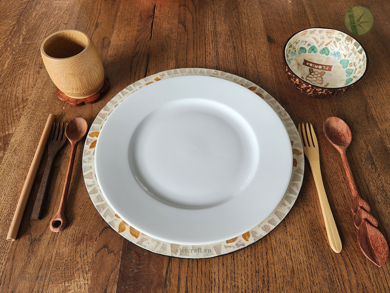 Round Charger Plate Made of Mother of Pearl – from Vietnam Manufacturer - Image 3