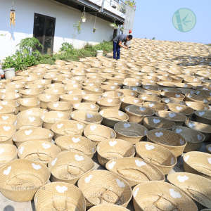 Alternative view of Belly Basket for Kid – Made of Natural Seagrass from Vietnam